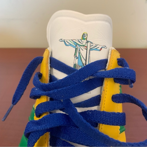 Men’s size 10 Adidas Gazelle “I love Rio” sneakers - yellow w/ green stripes - Picture 4 of 11